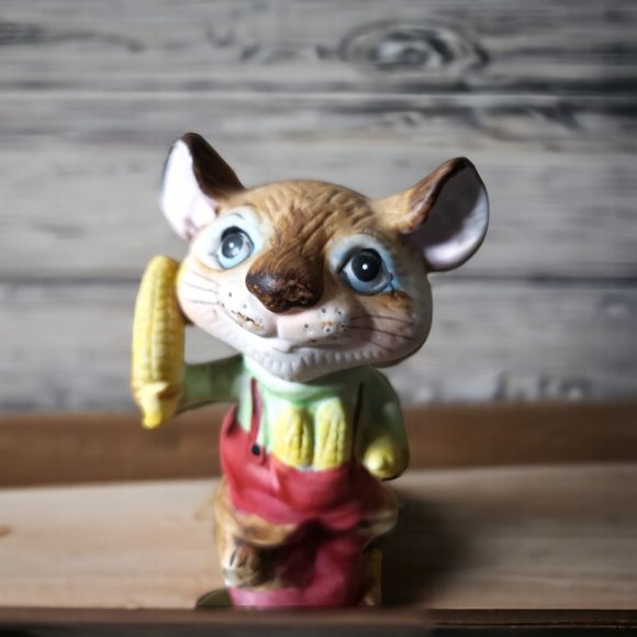 Homco Farm/Field Mouse Holding Corn - Home Interiors - Picture 1 of 6